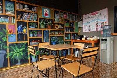 วอร์มเวล โฮสเทล