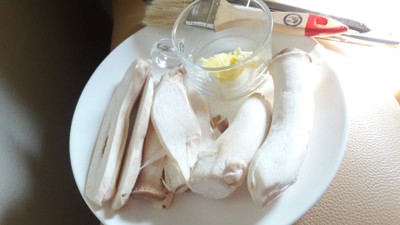 วิธีทำ เห็ดออเรนจิย่างเนยสด วิธีทำ เห็ดออเรนจิย่างเนยสด