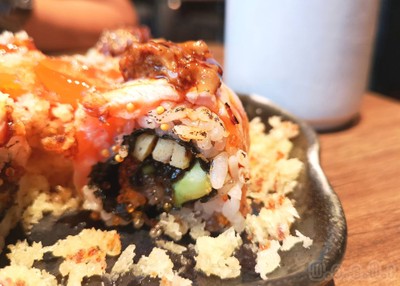 Salmon Shoyu Tama Roll