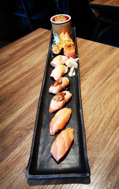 Super Salmon Sushi Set