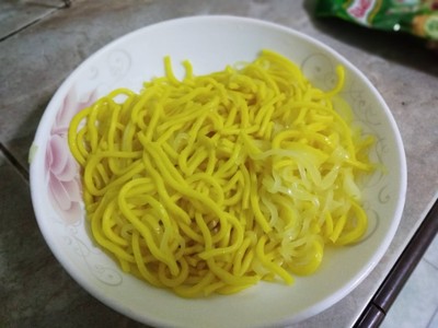 วิธีทำ หมี่เหลืองผัดซีอิ้ว วิธีทำ หมี่เหลืองผัดซีอิ้ว