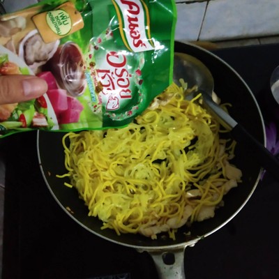 วิธีทำ หมี่เหลืองผัดซีอิ้ว วิธีทำ หมี่เหลืองผัดซีอิ้ว