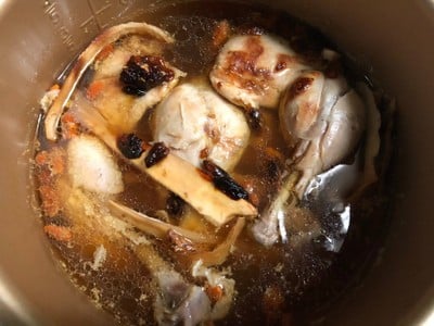 วิธีทำ ไก่ตุ๋นยาจีน วิธีทำ ไก่ตุ๋นยาจีน