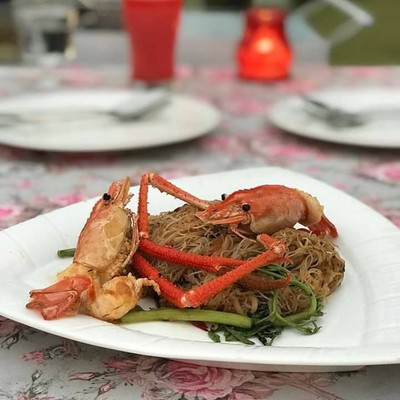 อาหาร หรือ เครื่องดื่ม