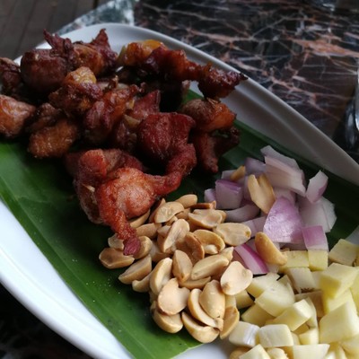 แหนมซี่โครงทอด