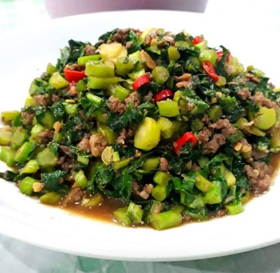คะน้าผัดเนื้อ