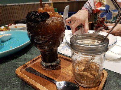 อาหาร หรือ เครื่องดื่ม