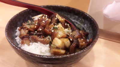 เมนูของร้าน โทมาโตนู้ดเดิ้ล ซอยธนิยะ