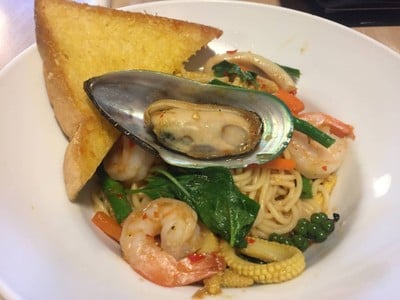 เมนูของร้าน Eat Am Are รางน้ำ