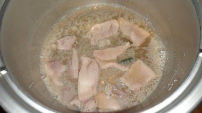 วิธีทำ หมูผัดต้นหอมและคื่นช่าย