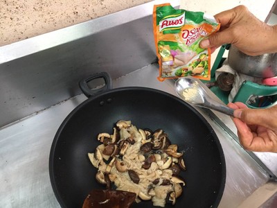 วิธีทำ หมูตุ๋นผัดแห้งทรงเครื่อง วิธีทำ หมูตุ๋นผัดแห้งทรงเครื่อง