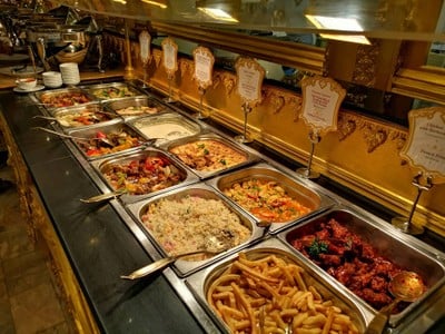 อาหาร หรือ เครื่องดื่ม