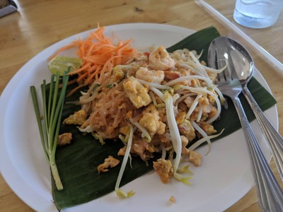 ผัดไทกุ้งสด