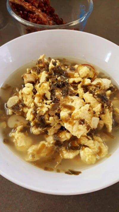ไข่น้ำยอดส้มป่อย
