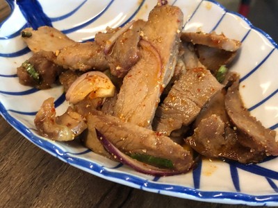 น้ำตกคอหมู