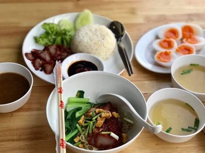 บะหมี่หมูแดง