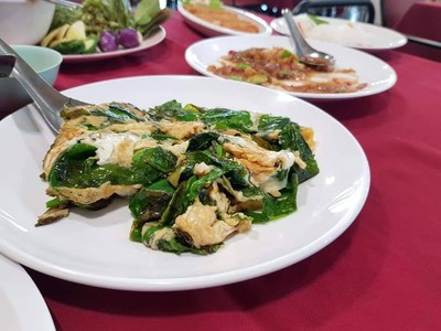 ใบเหมียงผัดไข่