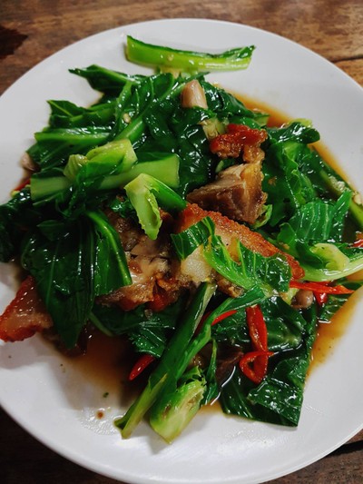 แขนงหมูกรอบ