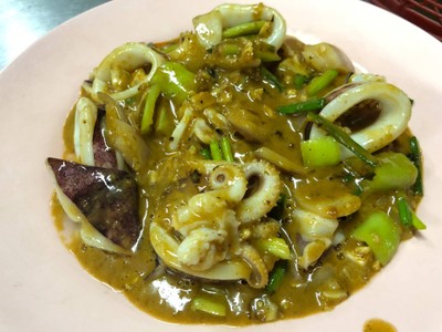 หมึกผัดไข่เค็ม