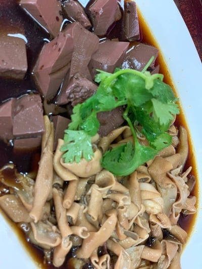 ไส้เป็ดพะโล้ กับ เลือด