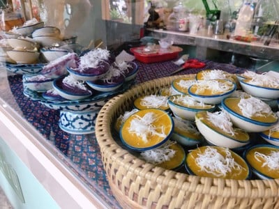 บรรยากาศ หอมรัญจวน ขนมไทย ต้นตำรับชลบุรี