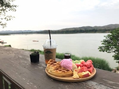 Cafe De’ River