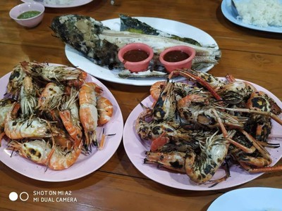 อาหาร หรือ เครื่องดื่ม