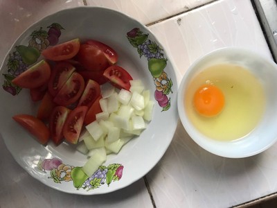 วิธีทำ มะเขือเทศผัดไข่ วิธีทำ มะเขือเทศผัดไข่
