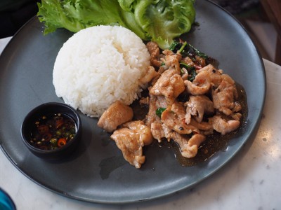 ข้าวหมูกะเพรา