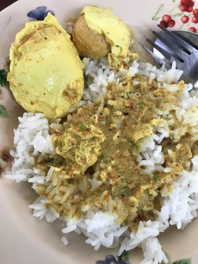 วิธีทำ แกงตอกไข่ (แกงไข่ใส่กะทิ)