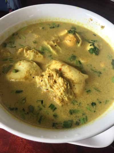 แกงตอกไข่ (แกงไข่ใส่กะทิ)
