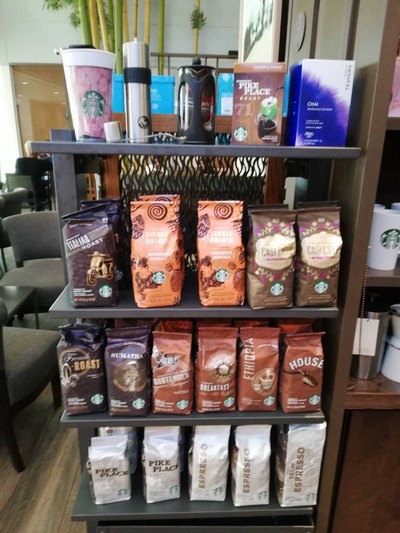 Starbucks (สตาร์บัคส์) โรงพยาบาลกรุงเทพ ตึกวัฒโนสถ ชั้น 1 Starbucks (สตาร์บัคส์) โรงพยาบาลกรุงเทพ ตึกวัฒโนสถ ชั้น 1