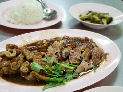 เมนูของร้าน ขาหมูฮ่องเต้เฮียซ้ง ร้านดังในโซเชีี่ยล สาธุประดิษฐ์ กรุงเทพ