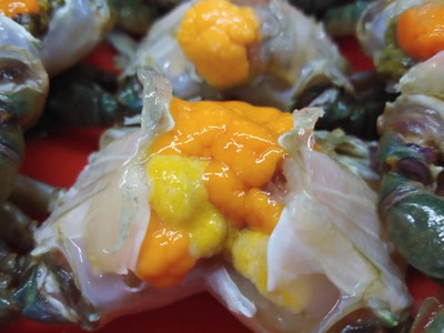 ปูไข่เป็นๆพร้อมนึ่ง+น้ำจิ้มรสเด็ด