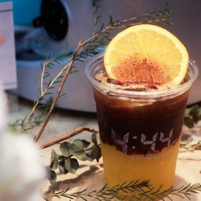 ชิอาวาเสะ เอสเพรสโซ บาร์ (4.44PM ESPRESSO BAR) ชิอาวาเสะ เอสเพรสโซ บาร์ (4.44PM ESPRESSO BAR)