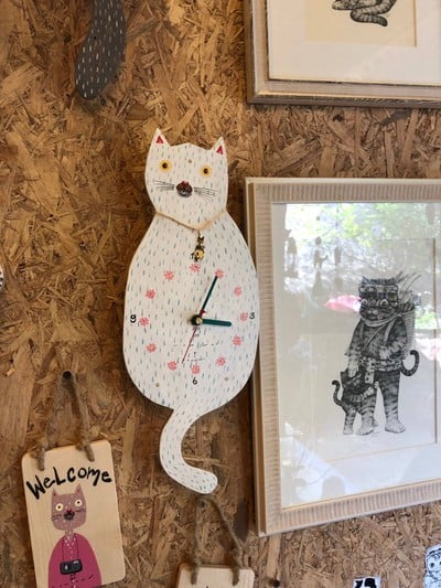 อันนี้นาฬิกาแมวที่ซื้อมาเป็นของแต่งบ้าน 