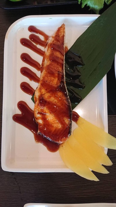 ปลาแซลม่อนย่าง ราคา 119 บาท