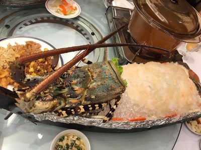 ภัตตาคาร แกรนด์ เชียงการีล่า ธนิยะ