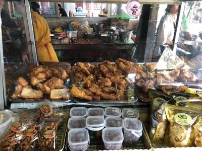 เจ๊นีย์ของทอดลับแล