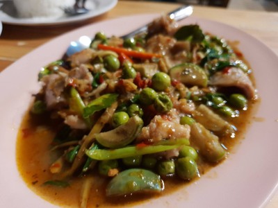 อาหาร หรือ เครื่องดื่ม