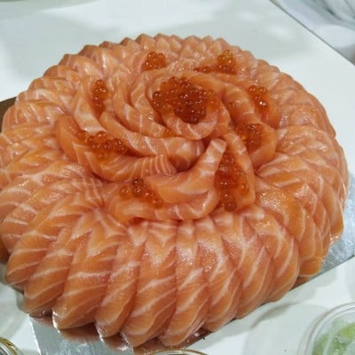 ข้าวหน้าแซลมอนย่าง