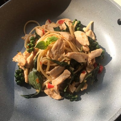 สปาเก็ตตี้ขี้เมาอกไก่ สปาเก็ตตี้ขี้เมาอกไก่