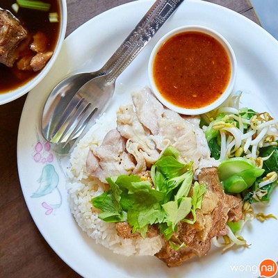 เมนูของร้าน ก๋วยเตี๋ยวหมูตุ๋น สเต็ก บ้านบาบ๋า