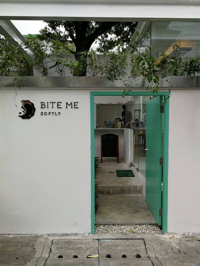 หน้าร้าน Bite Me Softly Cafe