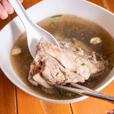 เมนูของร้าน ก๋วยเตี๋ยวอัญชัน