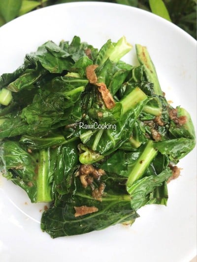 วิธีทำ ผัดแขนงปลาเค็ม😋 วิธีทำ ผัดแขนงปลาเค็ม😋