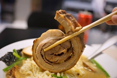 Mensho Tokyo พร้อมพงษ์