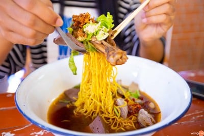 ก๋วยเตี๋ยวเป็ดกะละมัง วัดศาลาลอย