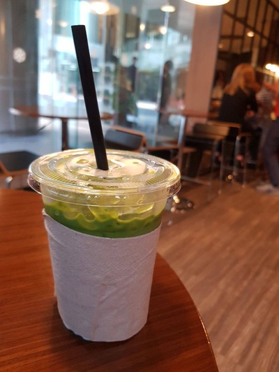 เมนูของร้าน Staff Coffee อาคาร ไทยซัมมิททาวเวอร์