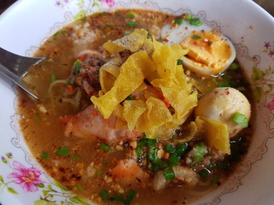 บะหมี่ต้มยำไข่